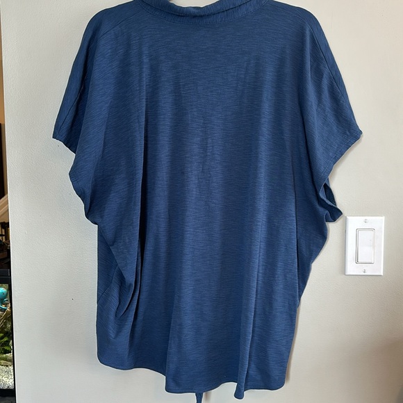 Buffalo David Bitton 🦬 Short Sleeve Button-up Top with Tie - Picture 5 of 6